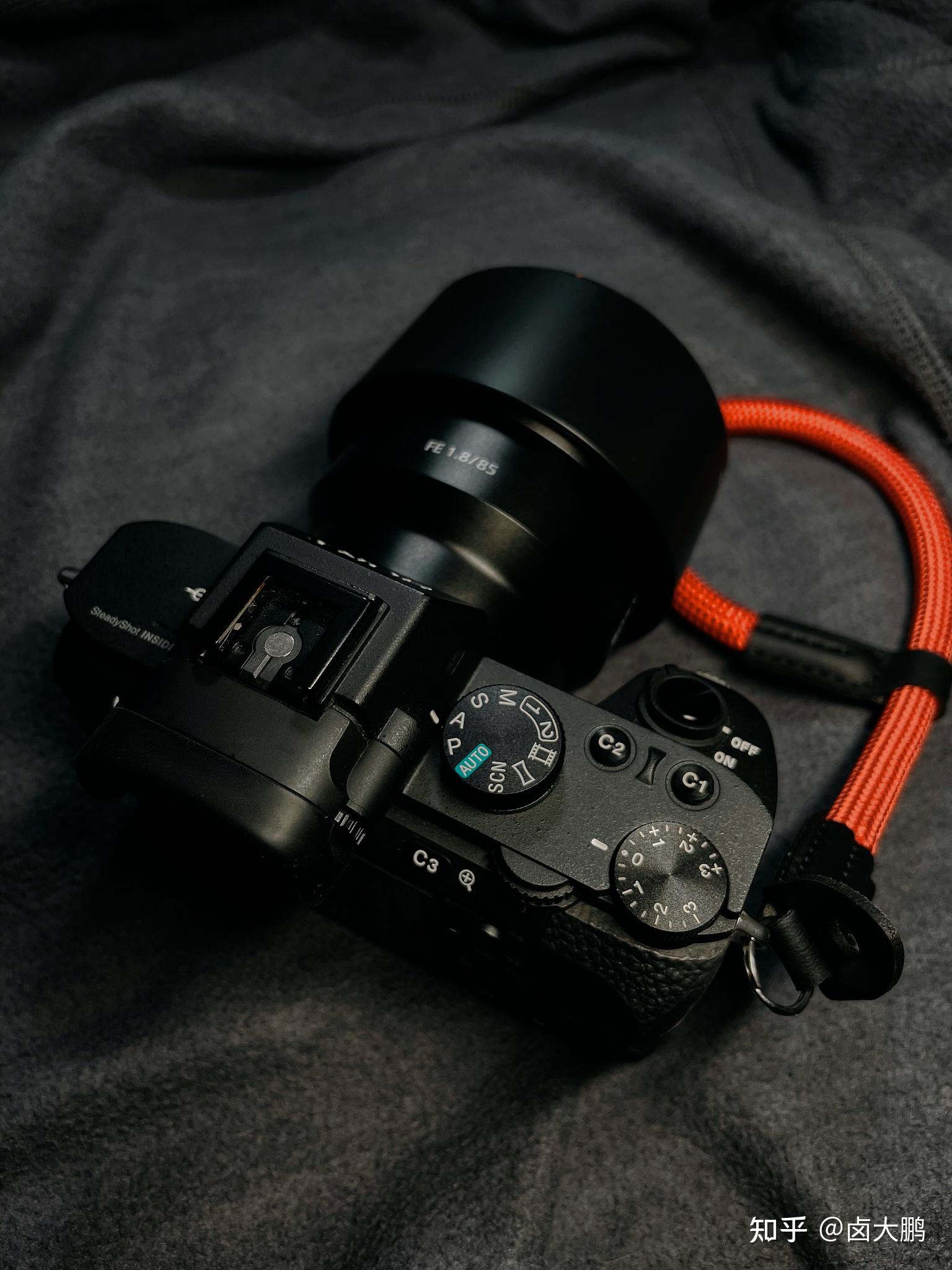 买不起索尼大光圈原厂镜头,如果用副厂手动镜头,a7m2和a7m3差别大吗?