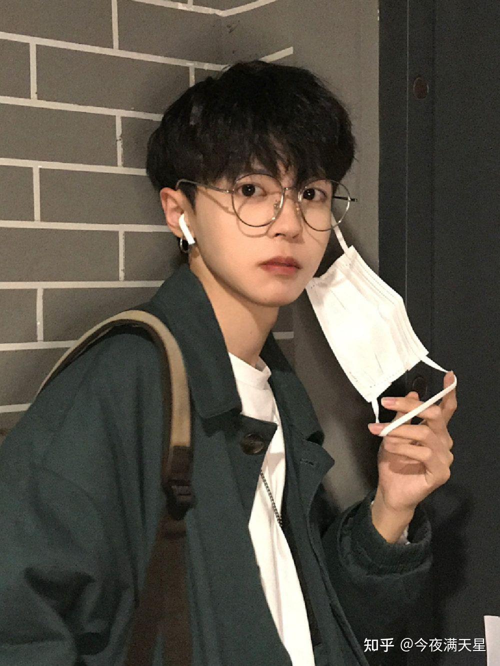 有没有纯欲风男生头像