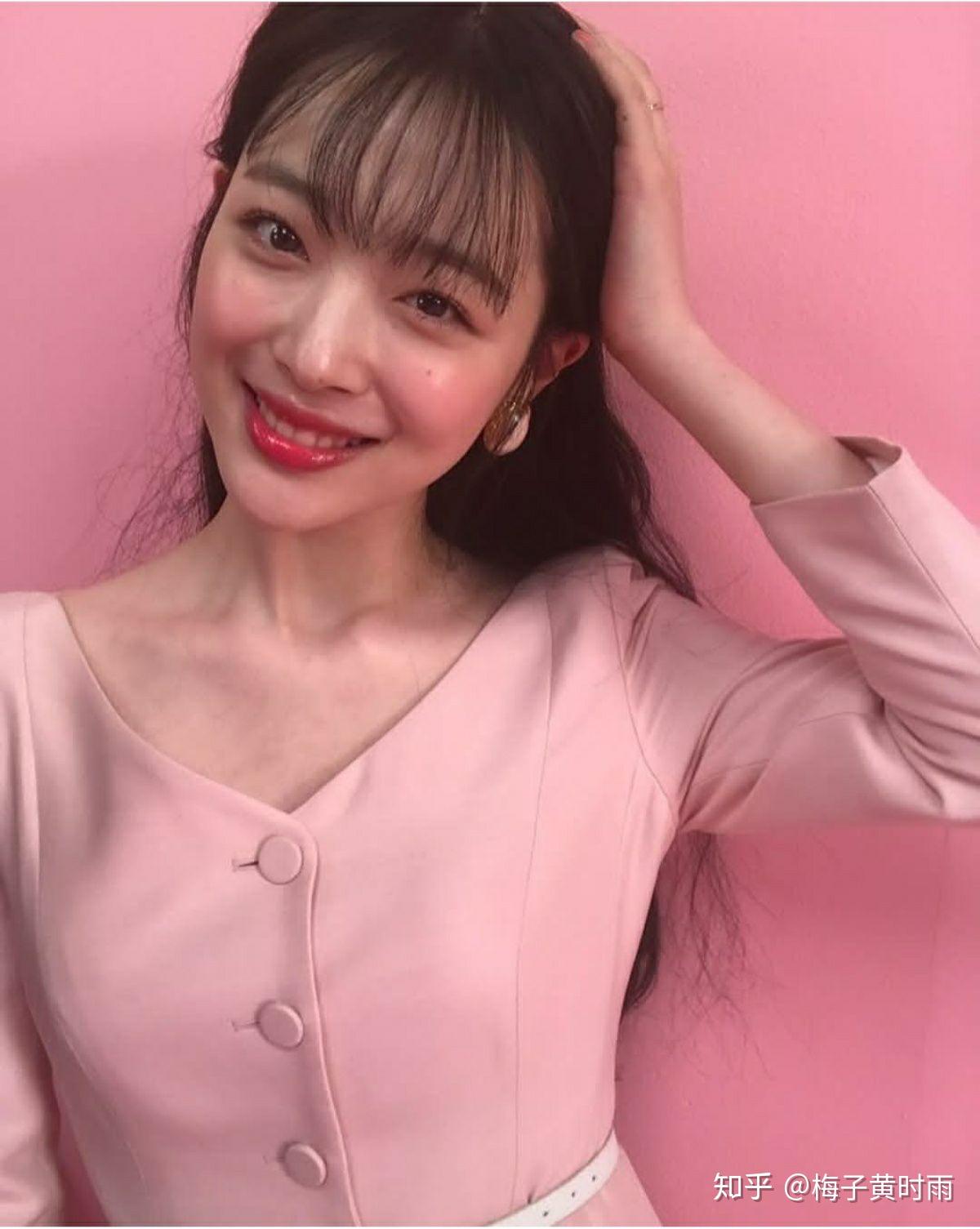 崔雪莉生前有哪些漂亮的写真,自拍照片? - 知乎