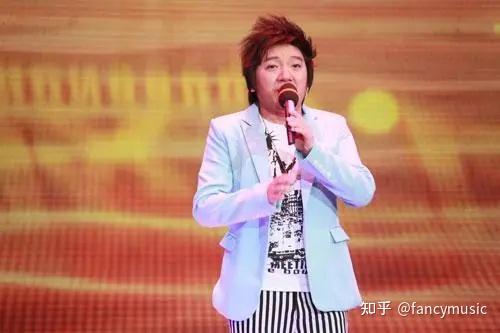 消失的“巨星”杨臣刚：靠歌赚了1.7亿到被骗千万，他经历了什么 - 知乎
