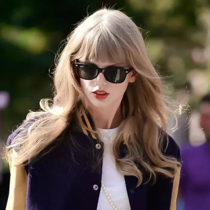 你们有哪些适合做头像的霉霉图片