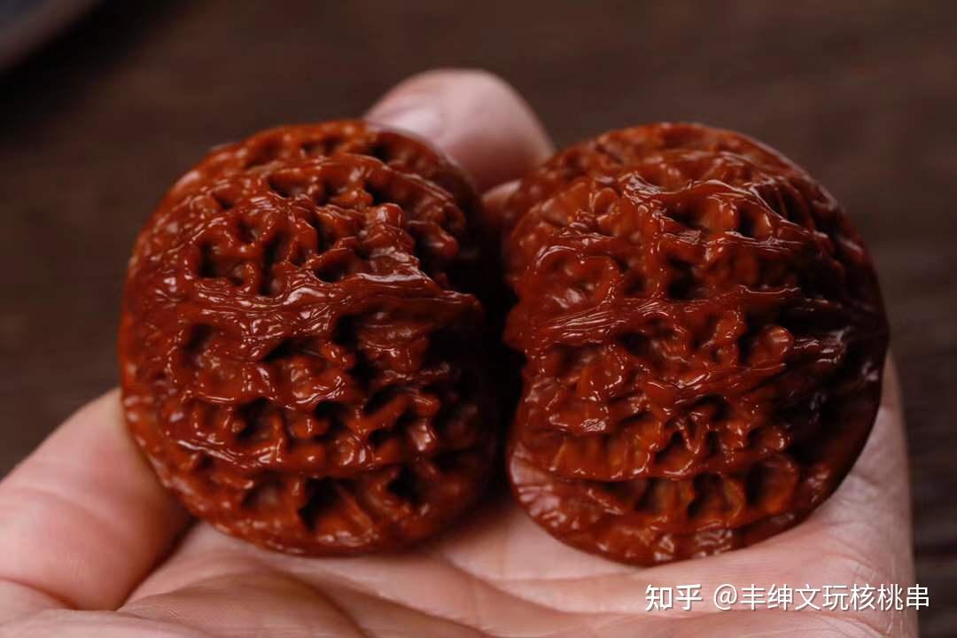 从皮质纹路桩型苹果圆作为第一对文玩核桃没有错- 知乎