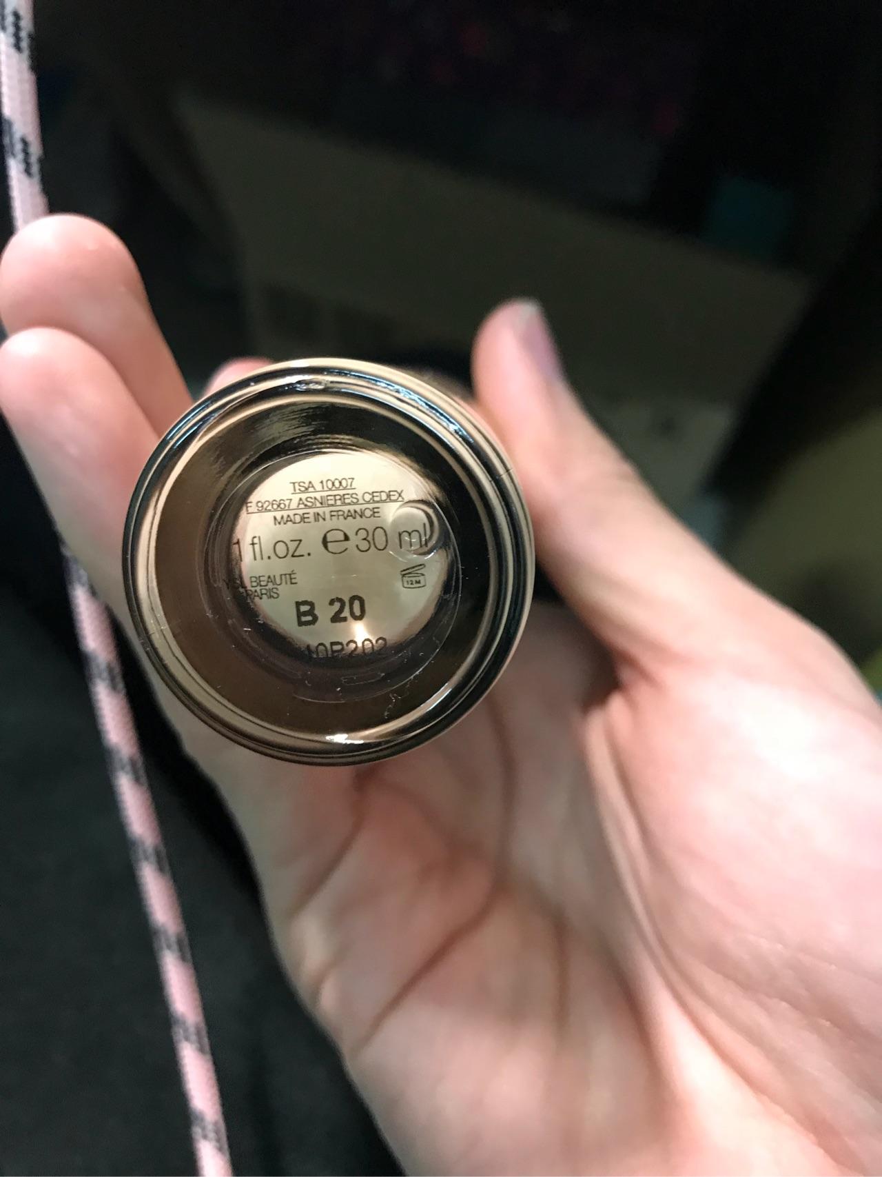 求帮忙鉴定ysl超模粉底液真假