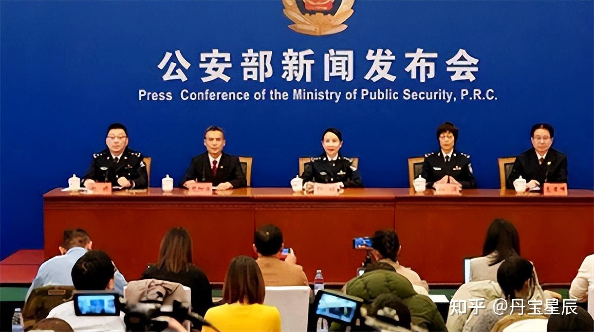 纪实：杨佳走下法庭，与母亲见面后，被押到火葬场抬进死刑执行车 - 知乎