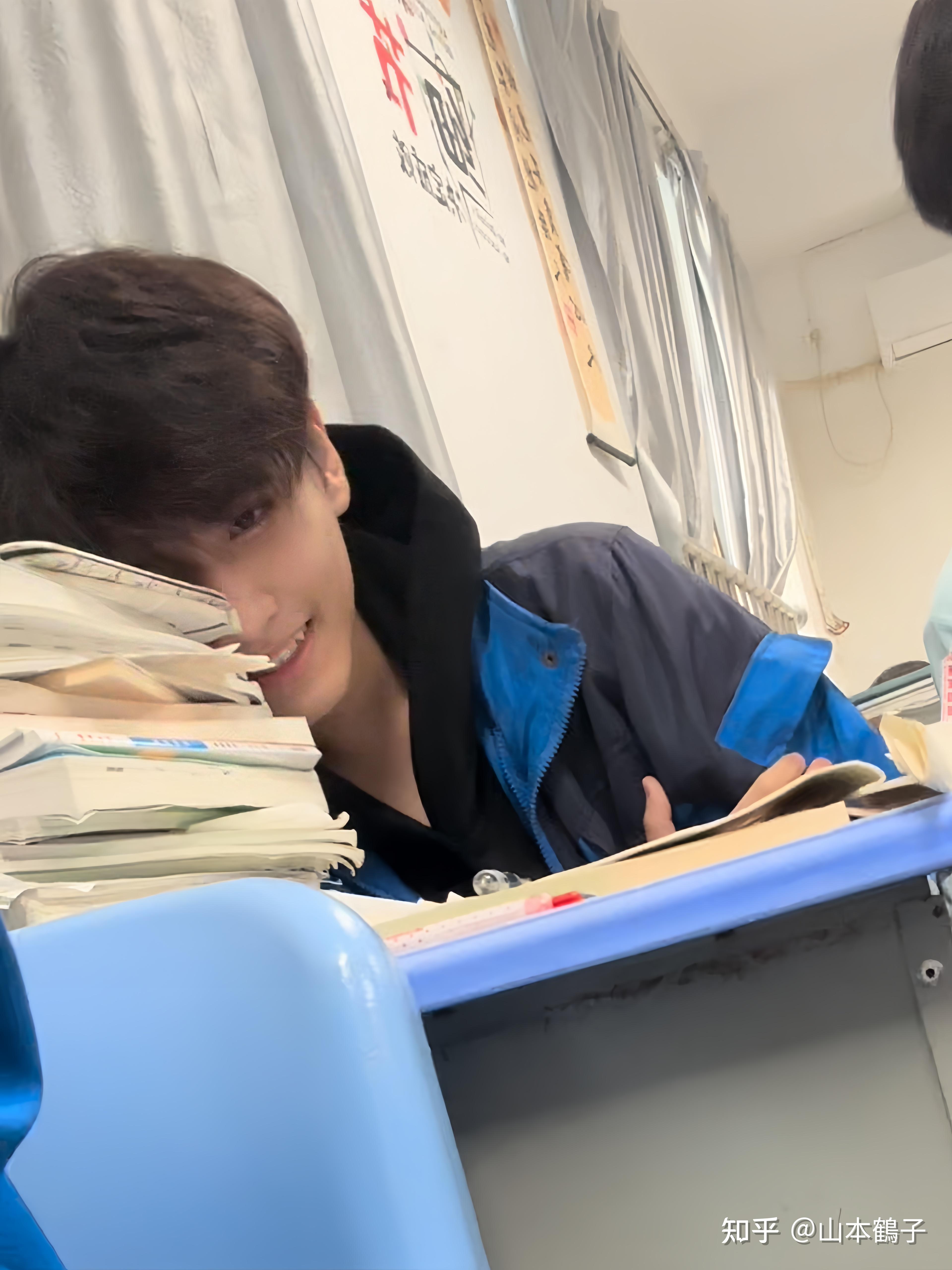你见过最帅的高中男生长什么样子?