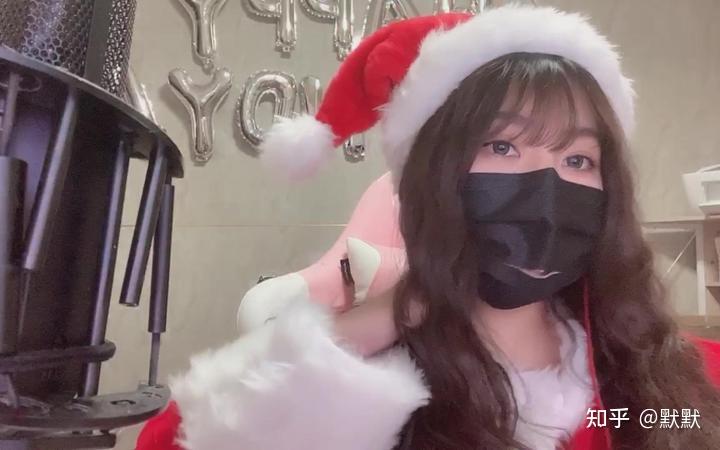 如何看待网传斗鱼游戏主播小团团因涉赌将被判刑八年