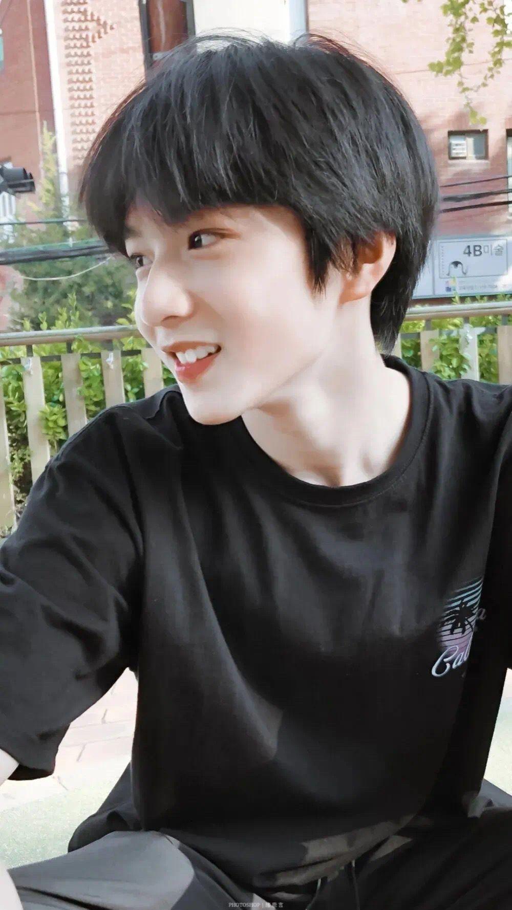 姐妹分享一下刘耀文高清壁纸呗