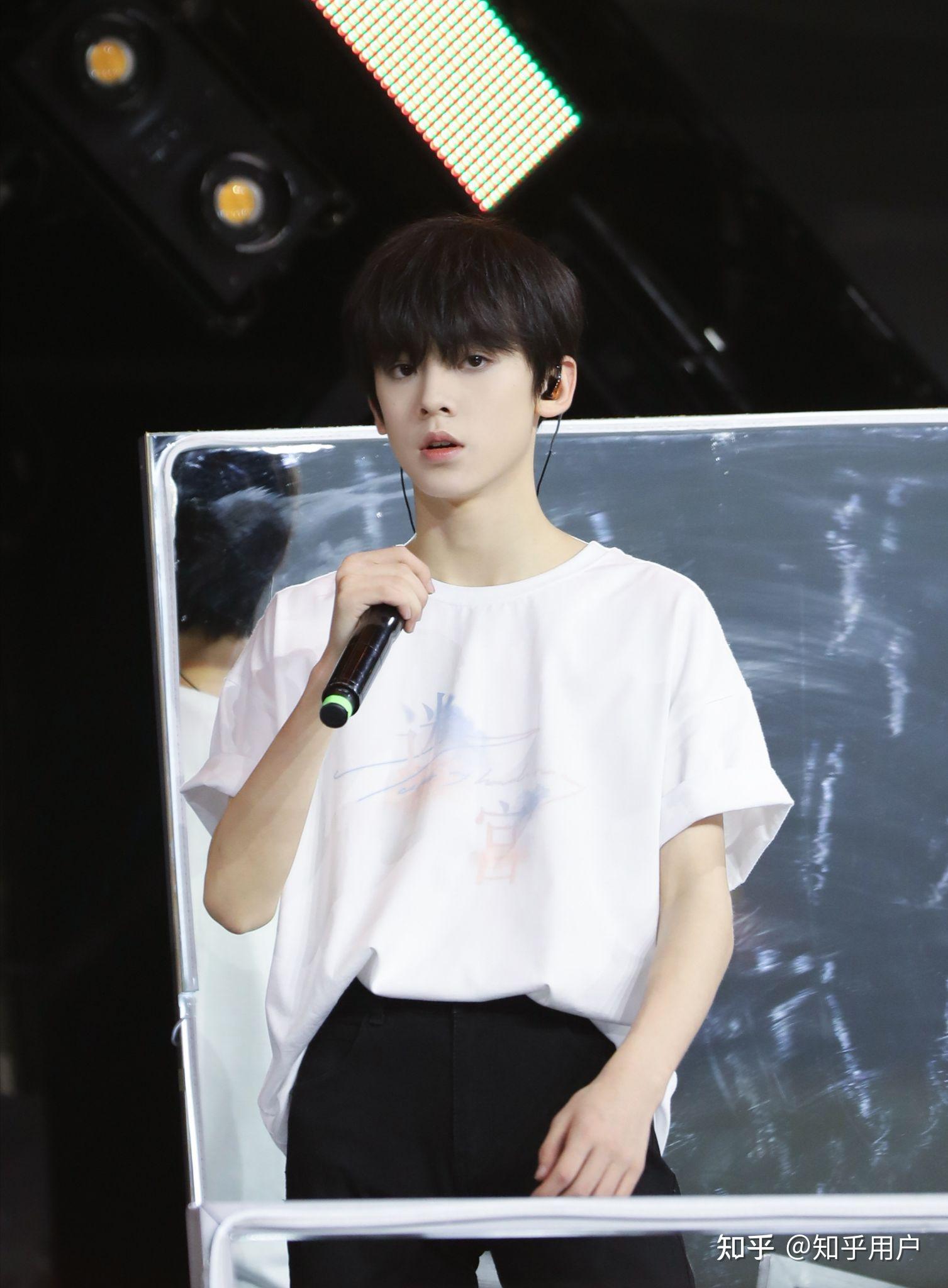 有什么不喜欢tf家族三代左航的点吗? - 知乎