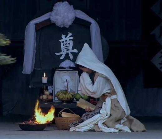 人死了为什么要儿女守夜(以前守灵的目的是什么)