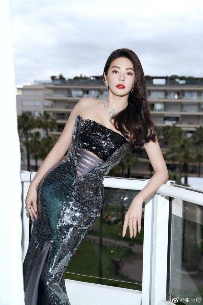 外媒评张雨绮戛纳红毯最佳着装六次现身都惊艳到了大家姐姐这次赢麻了