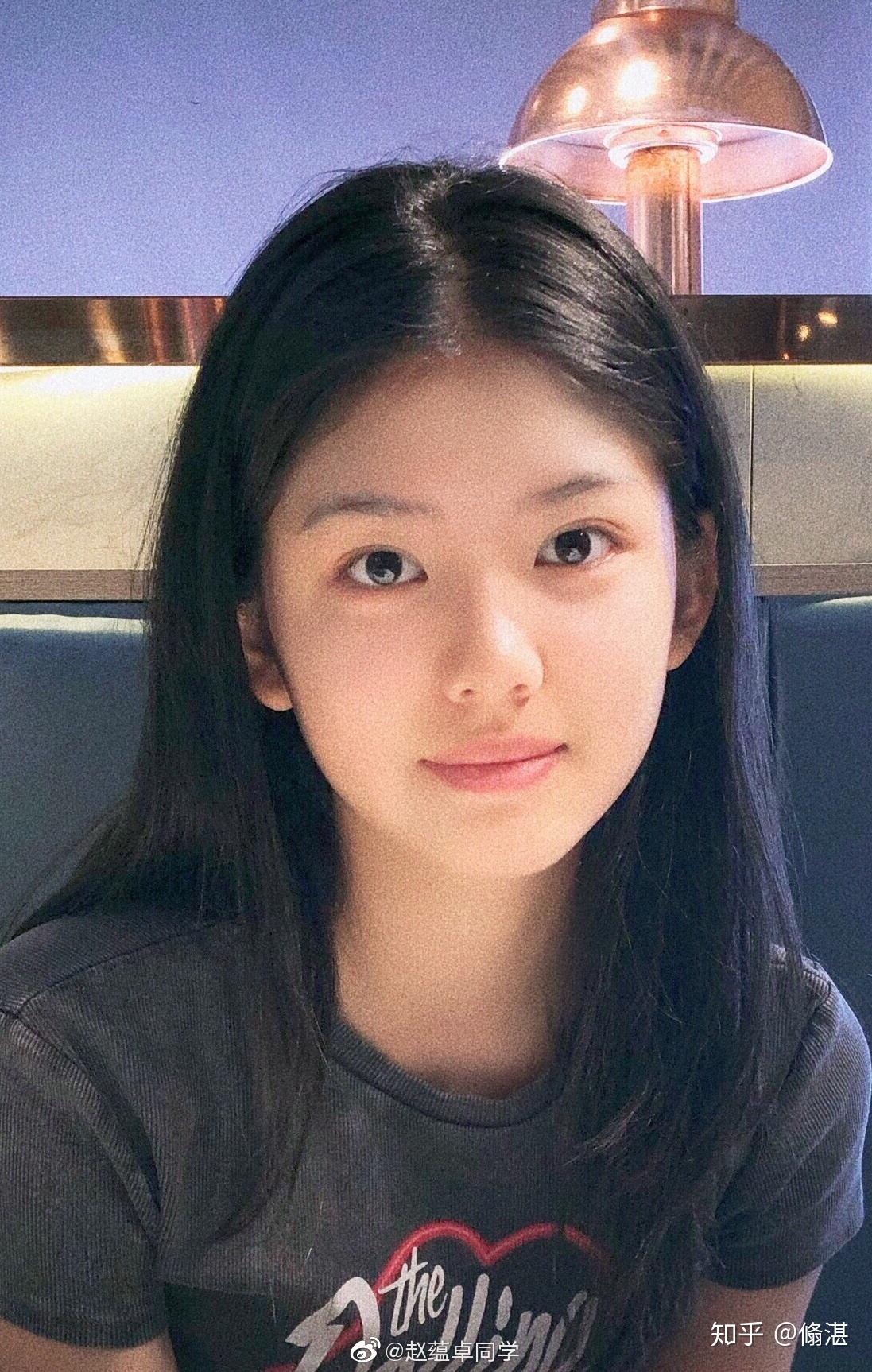 请问95后或00后当中有没有像林青霞王祖贤刘亦菲这种级别的盛世美颜