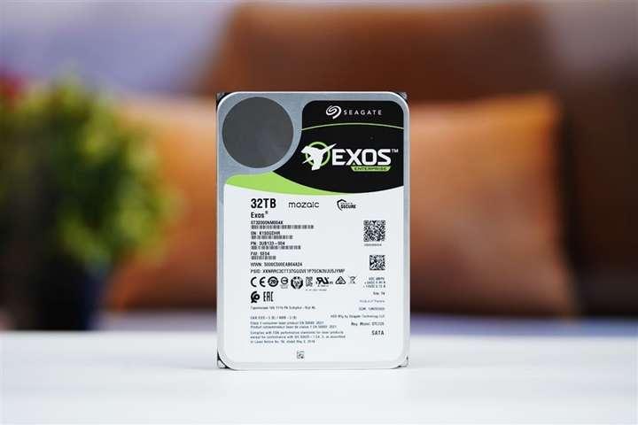 希捷银河Exos 32TB评测:机械硬盘巅峰!容量速度可靠性都无可挑剔 - 知乎