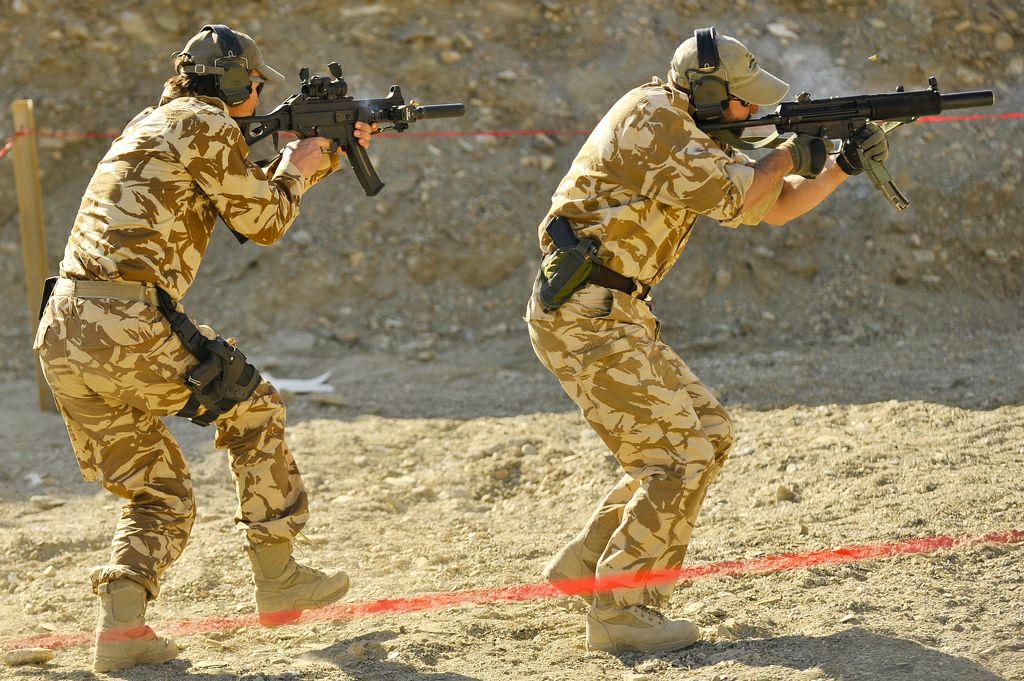 游戏绝地求生中射击抬枪与现实生活中相比做的真实吗