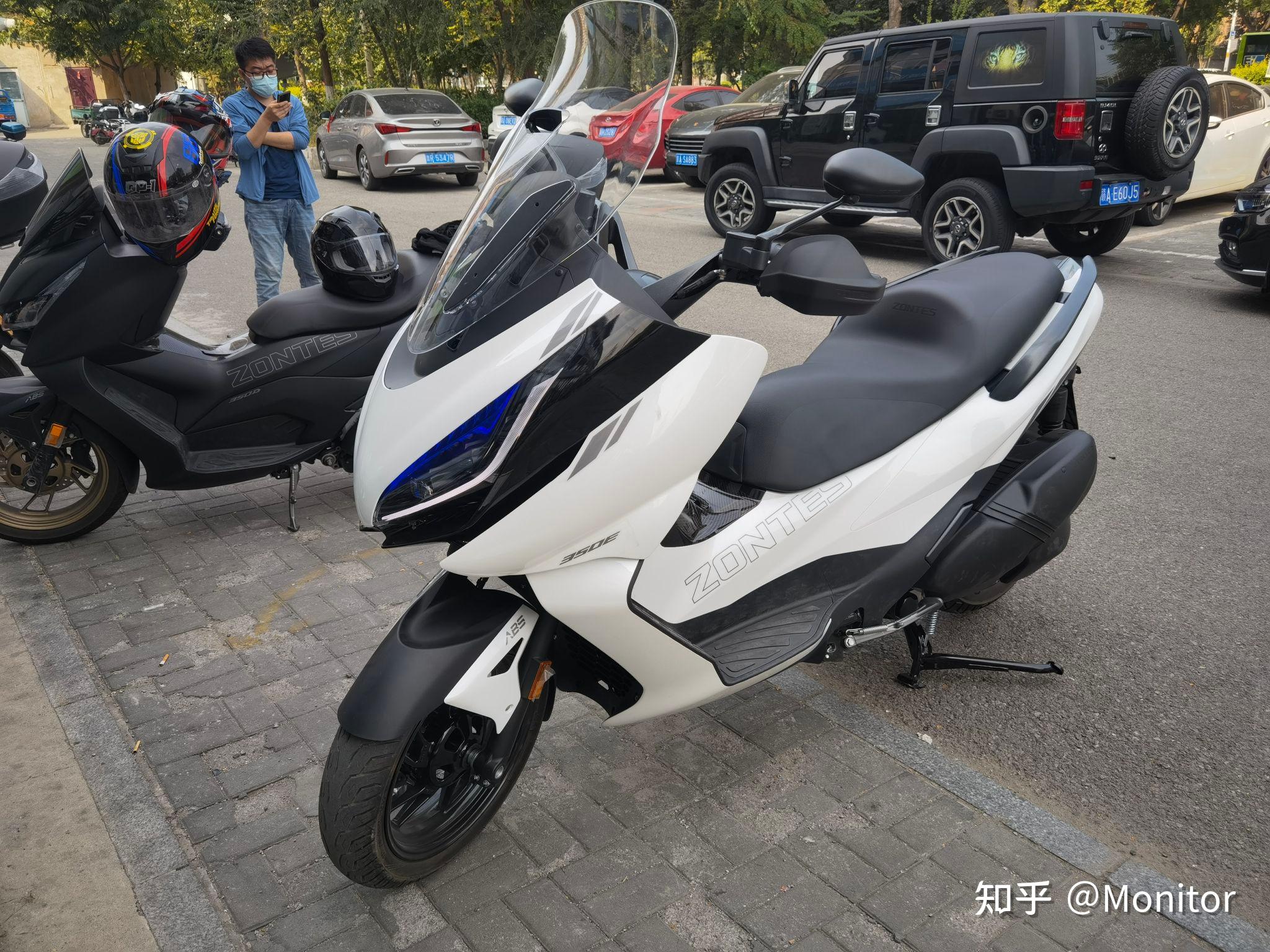 大块头求推荐摩托车3万左右踏板