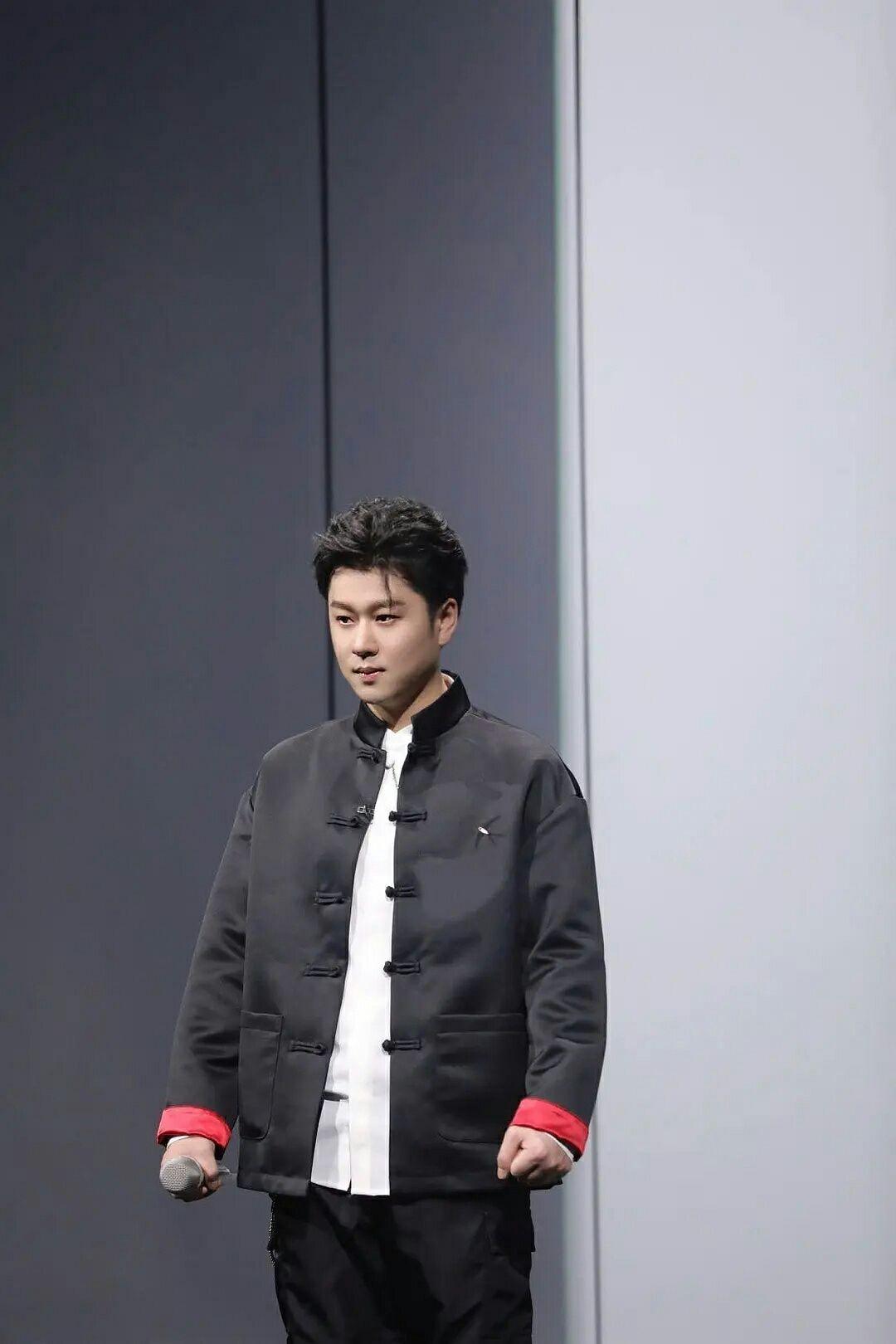 最近刚喜欢上冰老师有没有类似这种关于icepaper的表情包啊