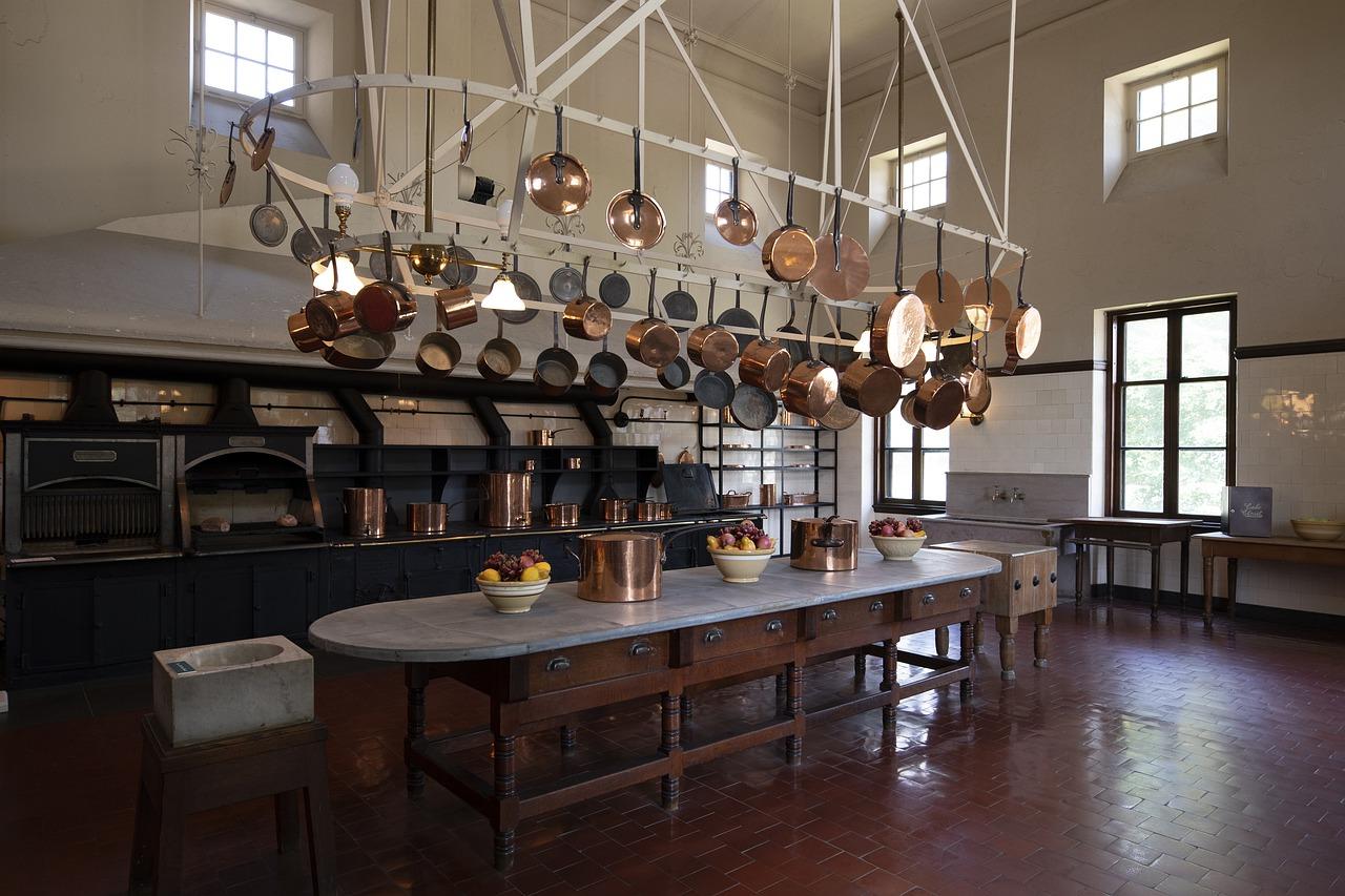 西厨风水调整策略