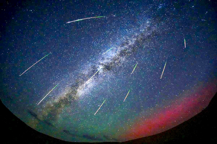 夜晚别错过!“狮子座”等四场流星雨将一齐亮相,还有极光等着你 - 知乎