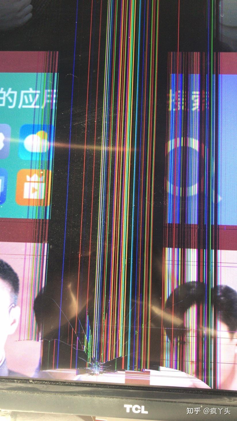 tcl电视机内屏无故坏了,售后上门说是人为损坏,不给保修,但家里人都没