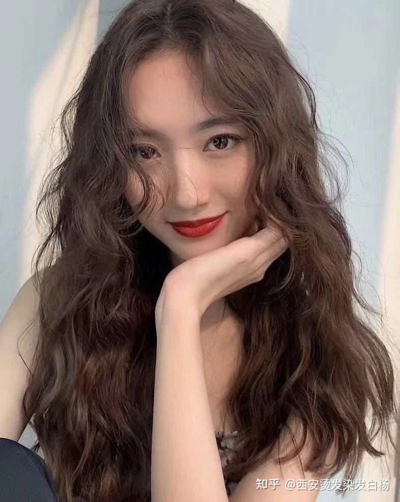 脸大脸宽适合什么发型?什么样的卷发? - 知乎