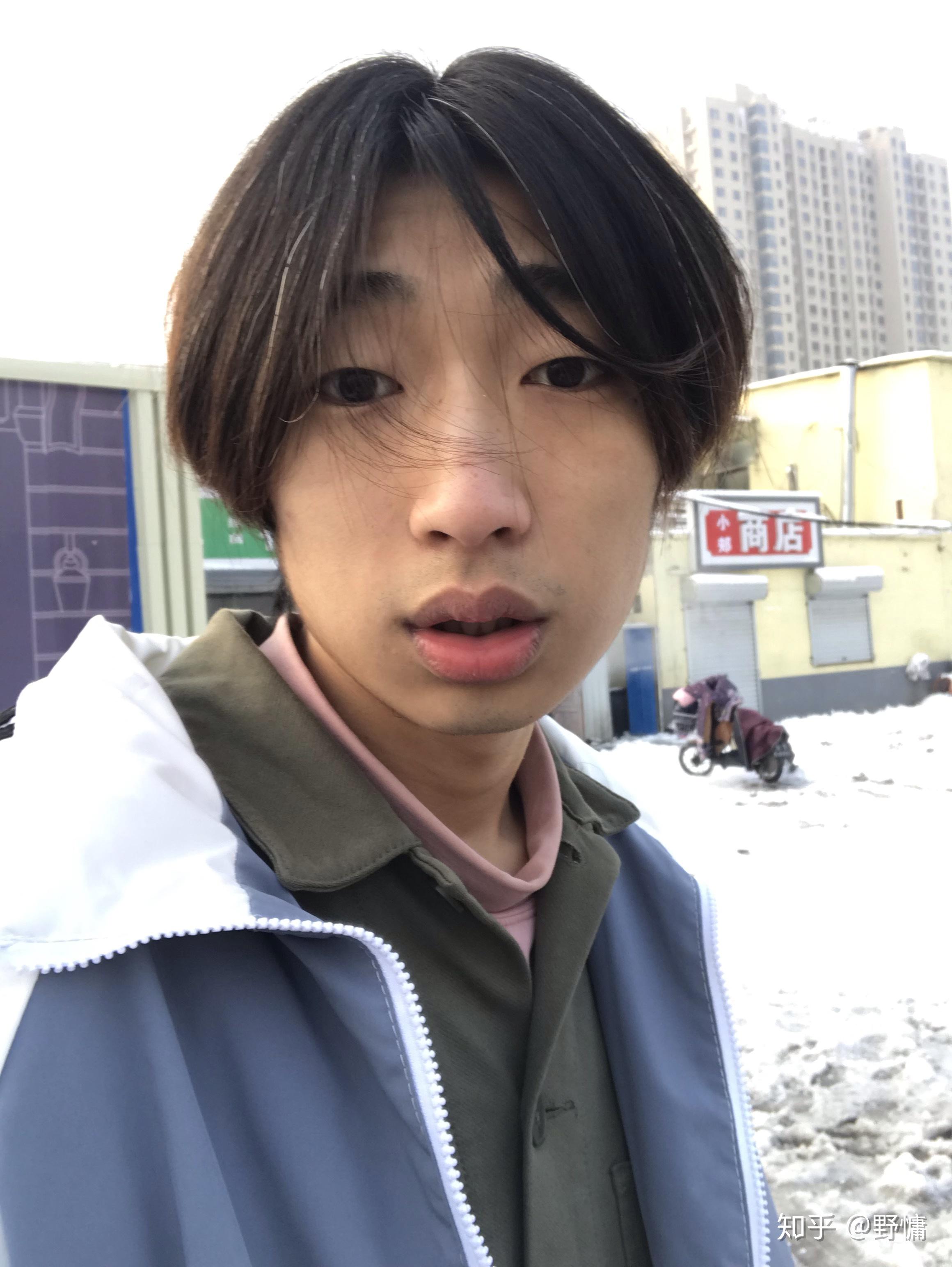 男生长得丑还留长发是什么体验