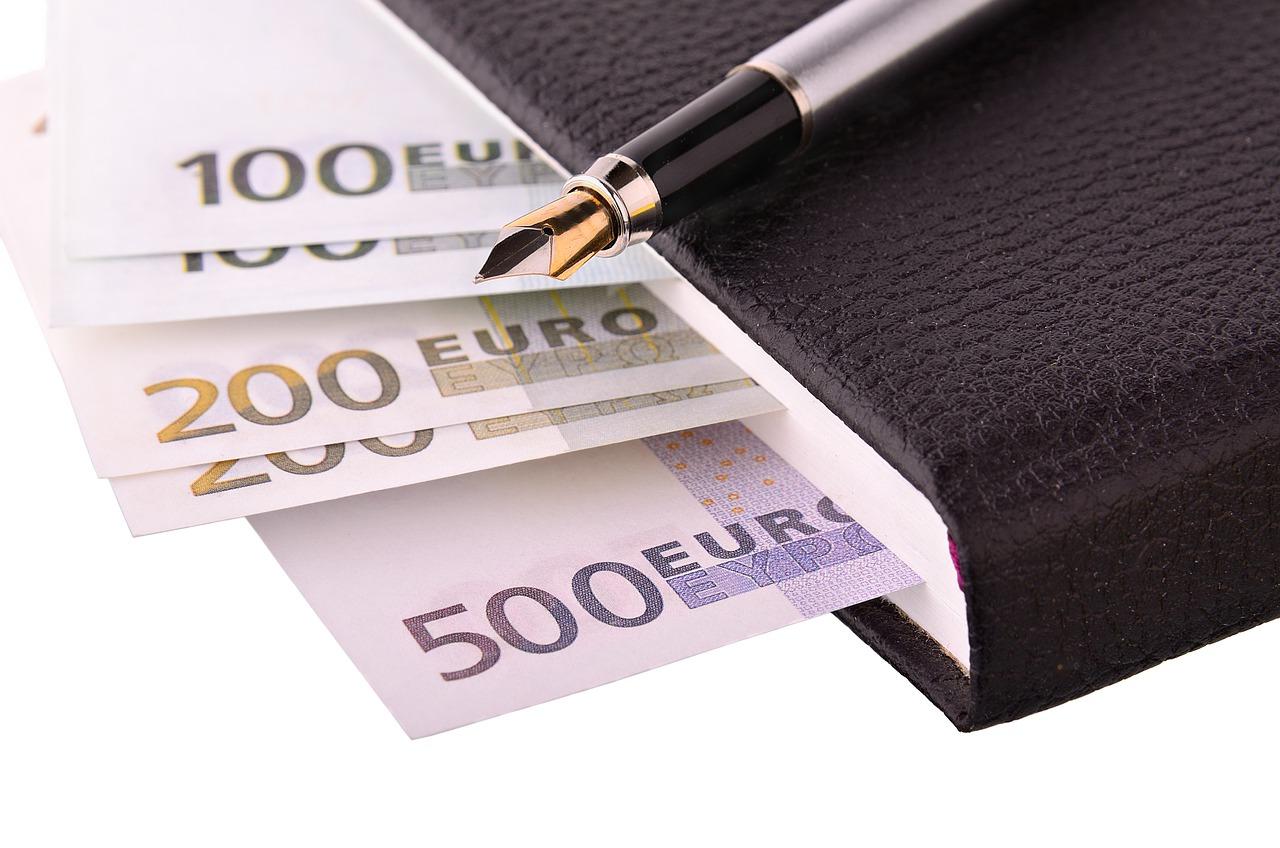 4. 房地产底薪分析