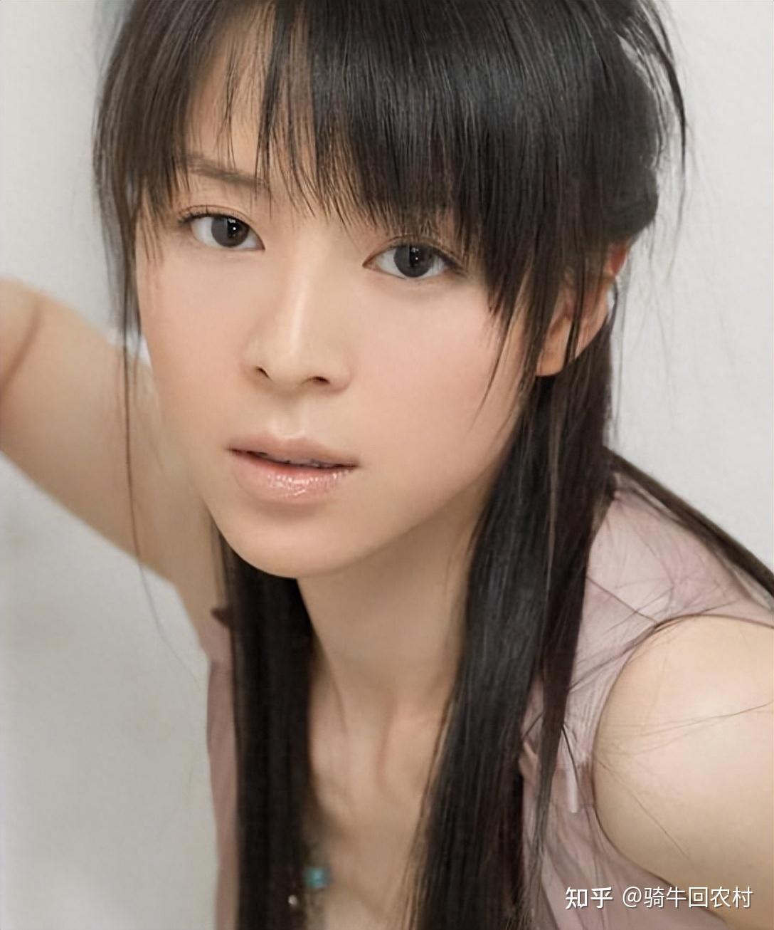 睡遍导演圈,谄媚逢迎手段过人,“导演收割机”张静初现形记 - 知乎