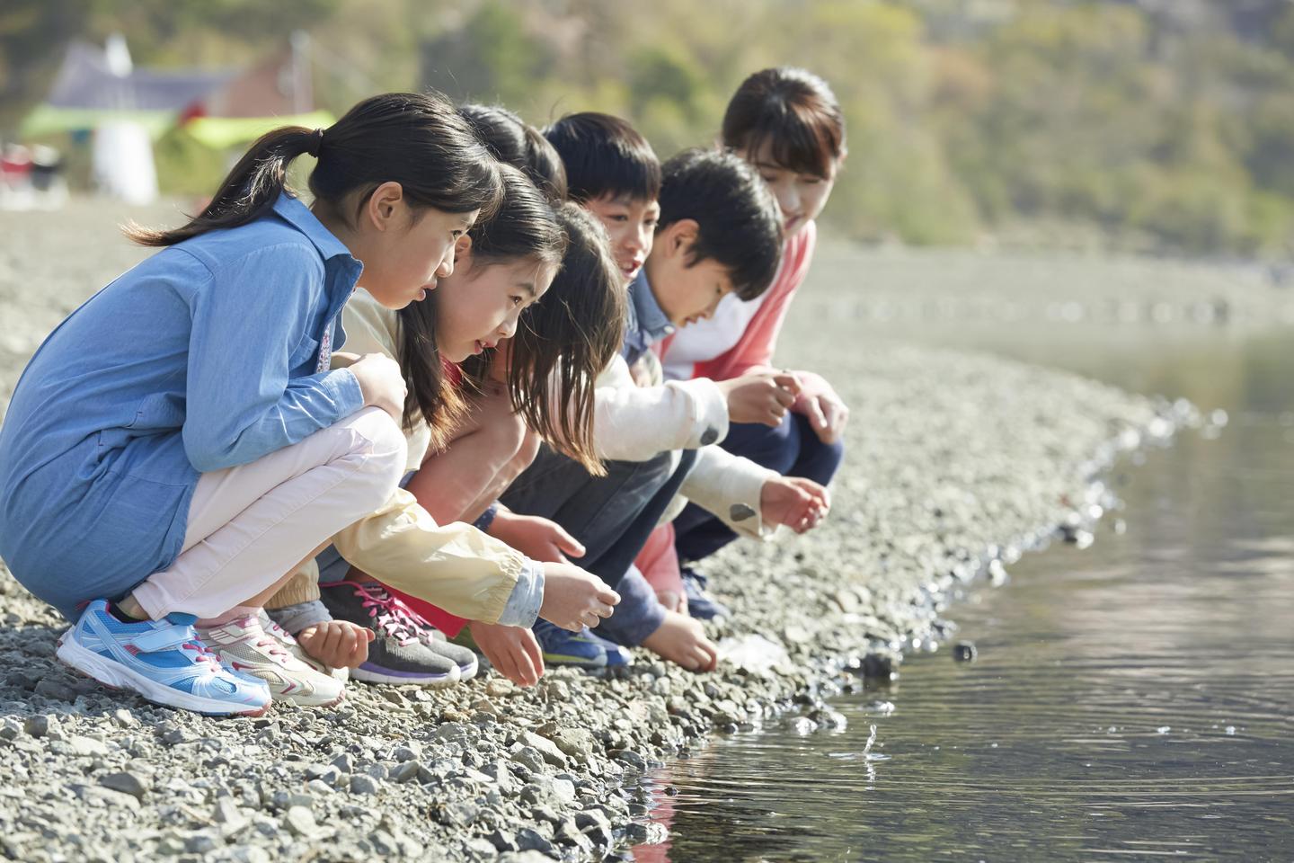 秉承讀萬卷書行萬里路的研學旅行成為了社會文化旅遊市場教育行業的