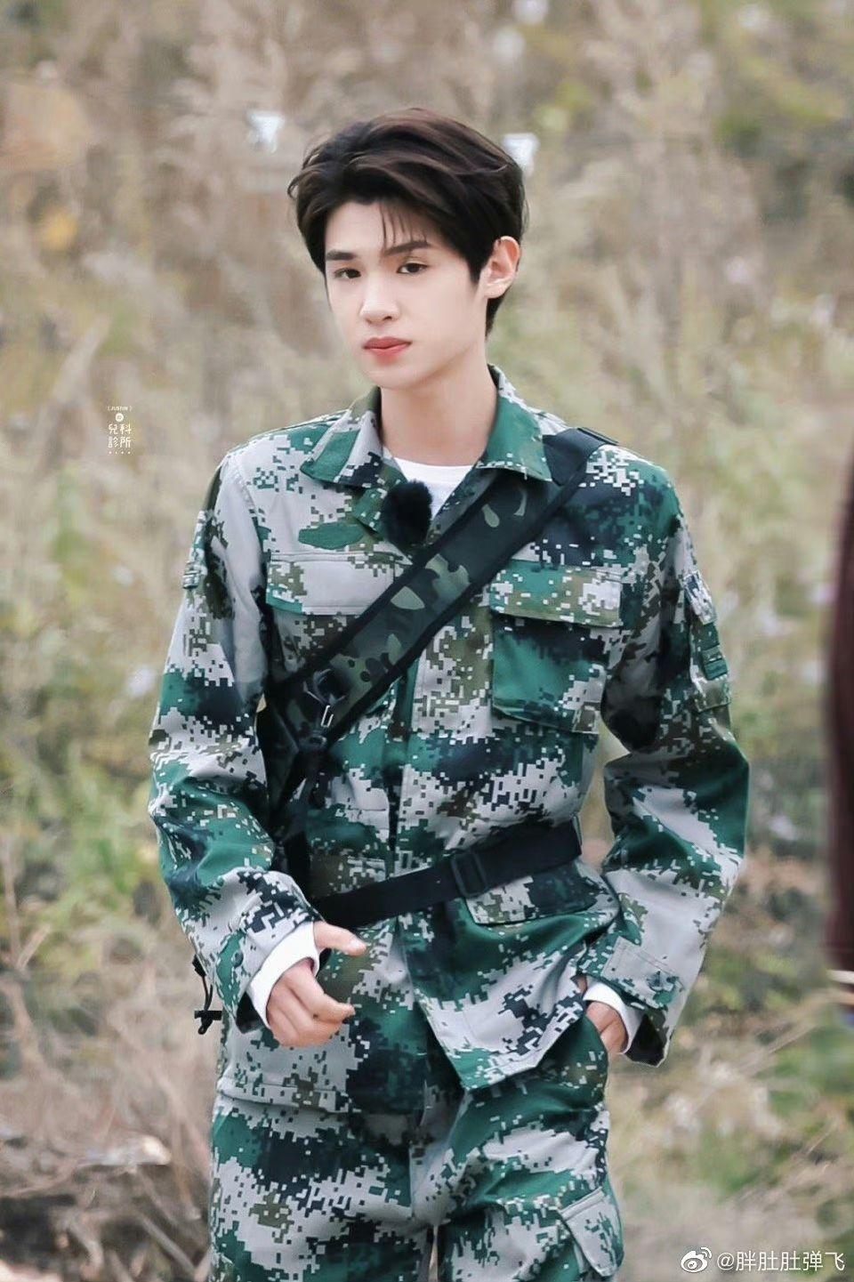 有没有黄明昊的绝美图片? - 知乎