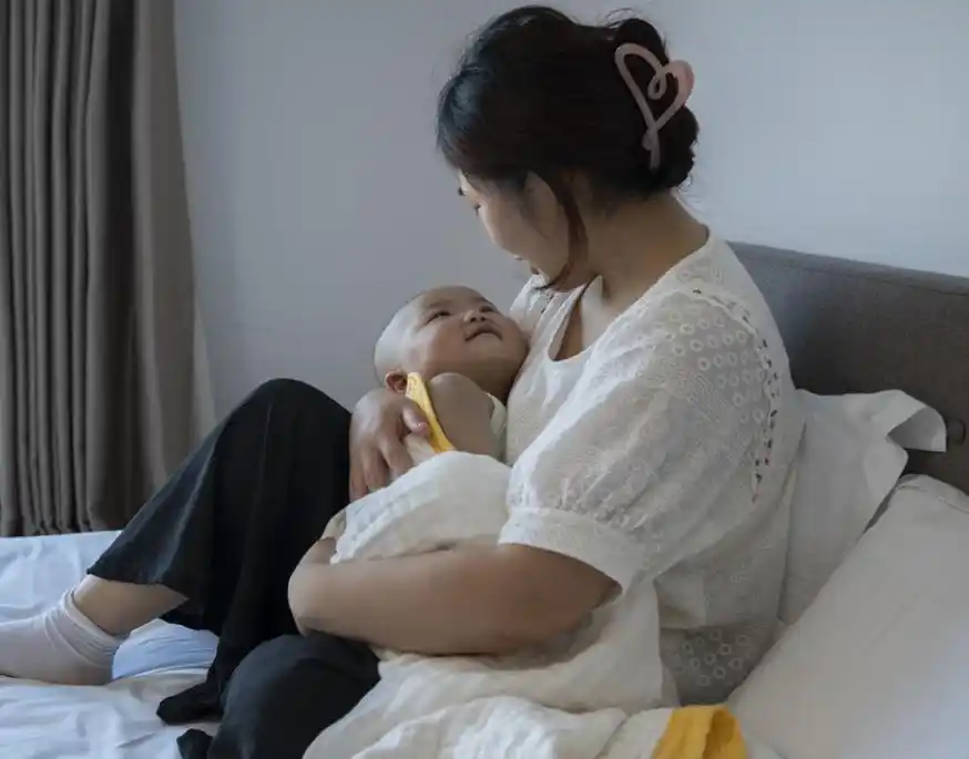 我年入80万，老婆全职带娃，该不该让她在钱上完全听我的？