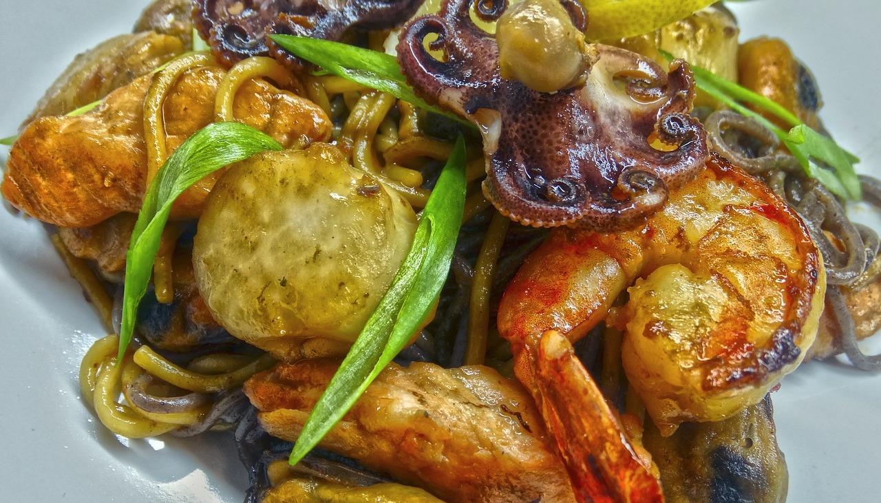 3. 面条鱼炖豆腐