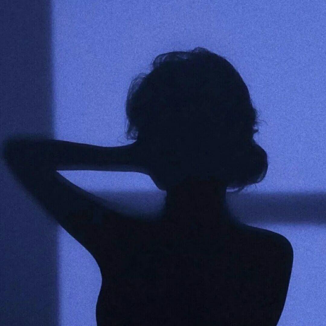 有收集背影的女人物头像或动漫头像吗? - 知乎