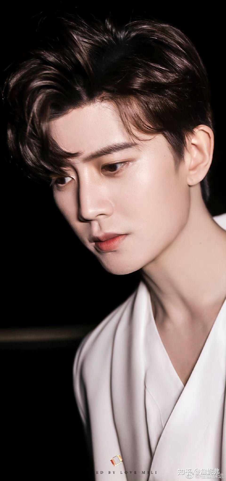 你们觉得任嘉伦帅吗